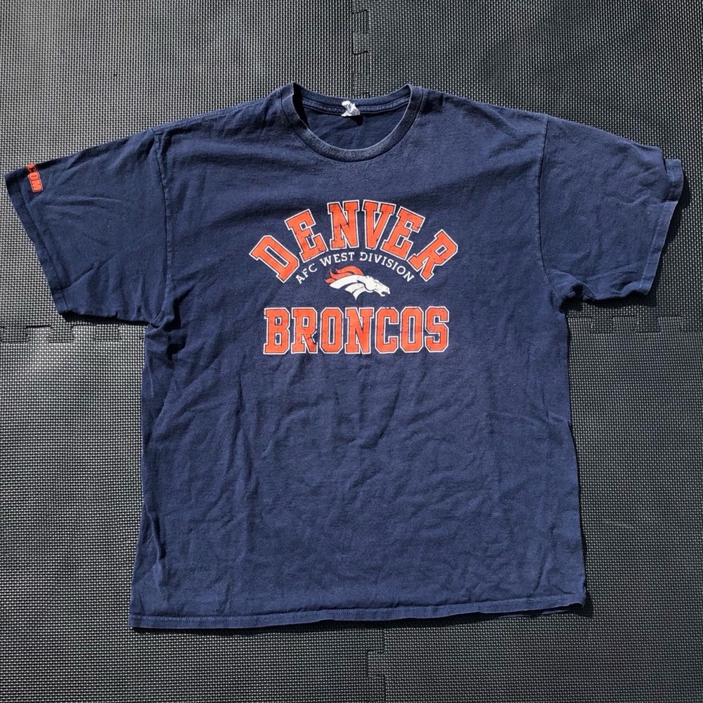VINTAGE Oversized Denver Broncos T